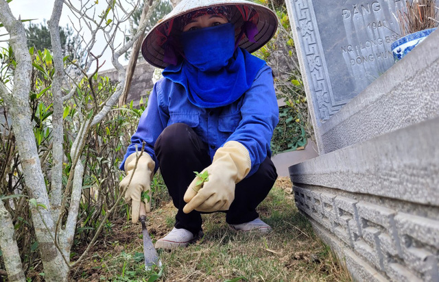 Chuyện những người phụ nữ &ocirc;m đồm việc t&acirc;m linh của thi&ecirc;n hạ cả kỳ nghỉ Tết - Ảnh 2.