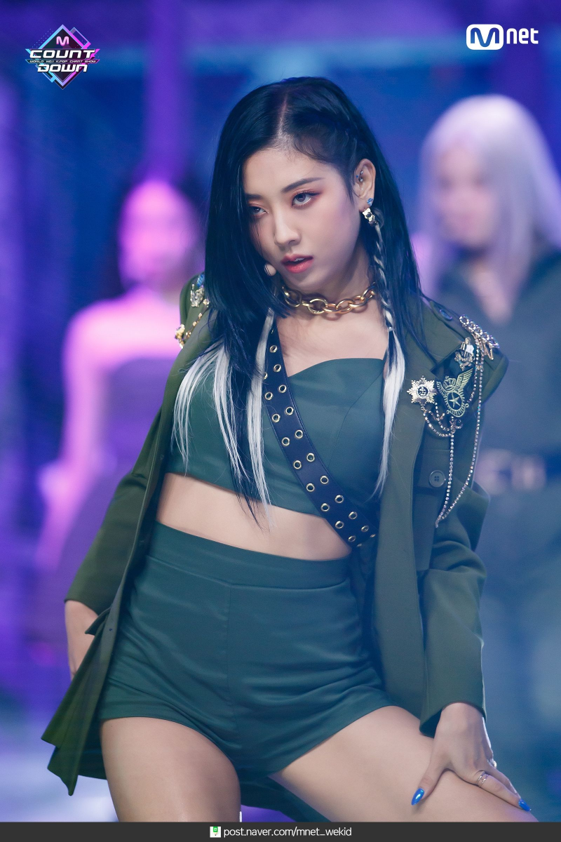 10 nữ thần tượng nhảy giỏi nhất Kpop: Momo (TWICE) và Yeji (ITZY) bị idol vô danh đè bẹp, Lisa (BLACKPINK) kèn cựa gắt với đàn chị Gen 2 - Ảnh 8.