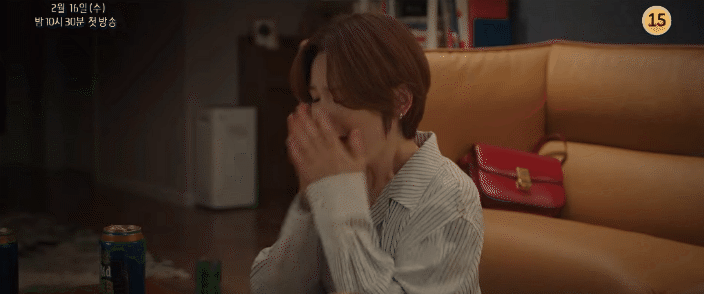 Son Ye Jin vừa gọi Hyun Bin là tình đầu đã vội lăn giường với trai trẻ, chuyện gì đây? - Ảnh 5.