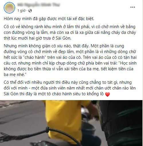 Bị chở đi v&ograve;ng v&egrave;o, nữ sinh vẫn vui vẻ v&igrave; d&ograve;ng chữ tr&ecirc;n vai &aacute;o t&agrave;i xế, ai thấy cũng gật g&ugrave; - Ảnh 1.
