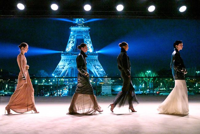 16 show diễn nổi nhất Fashion Week vừa qua: Dân tình thương Jennie phải gánh cả show Chanel quá ô dề - Ảnh 51.