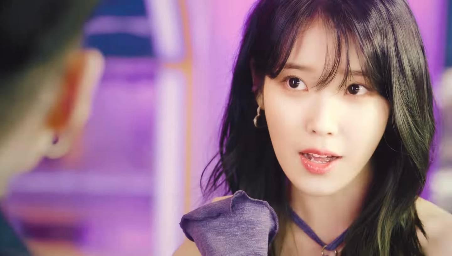 IU khoe visual t&oacute;c đen trẻ ơi l&agrave; trẻ trong MV kết hợp Jay Park, v&agrave; lại 1 lần nữa phải c&ocirc;ng nhận c&ocirc; n&agrave;ng qu&aacute; l&agrave; t&iacute;m lịm t&igrave;m sim - Ảnh 5.