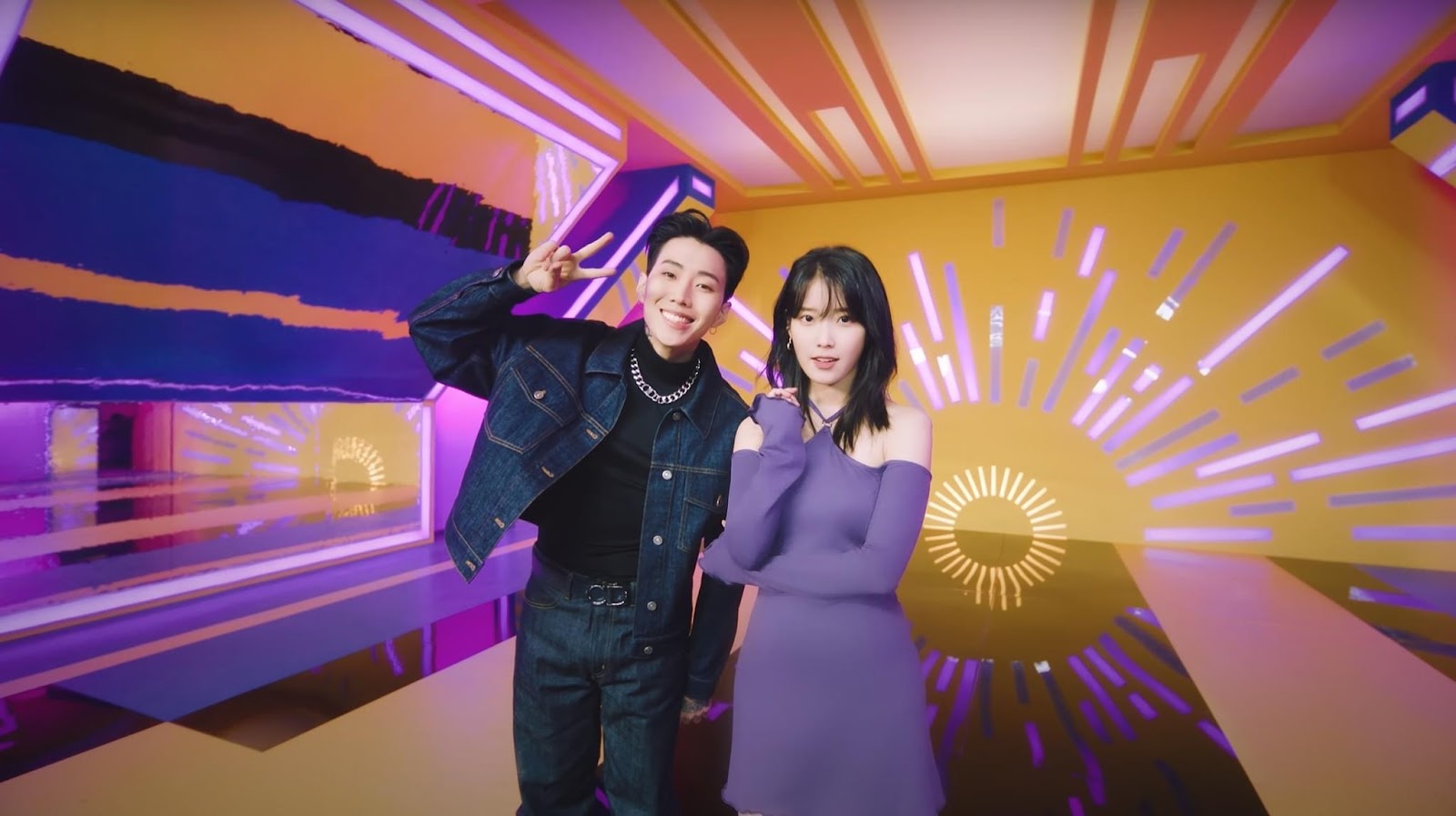 IU khoe visual t&oacute;c đen trẻ ơi l&agrave; trẻ trong MV kết hợp Jay Park, v&agrave; lại 1 lần nữa phải c&ocirc;ng nhận c&ocirc; n&agrave;ng qu&aacute; l&agrave; t&iacute;m lịm t&igrave;m sim - Ảnh 7.