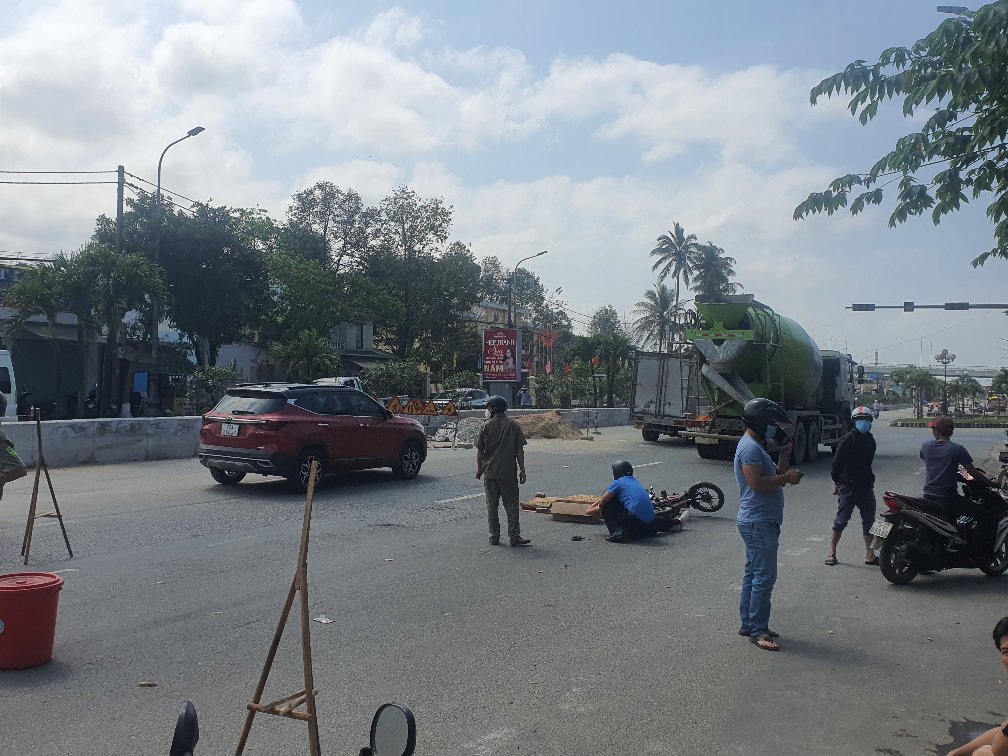 Feeling sorry for the 10-year-old girl who was killed by a truck, her mother cried and called her name carelessly - Photo 3.