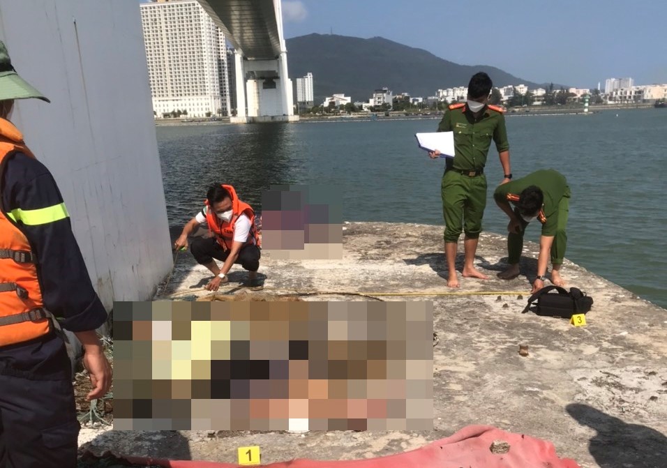 Found 2 bodies including 1 young man and 1 woman under the abutment of Thuan Phuoc bridge - Photo 4.