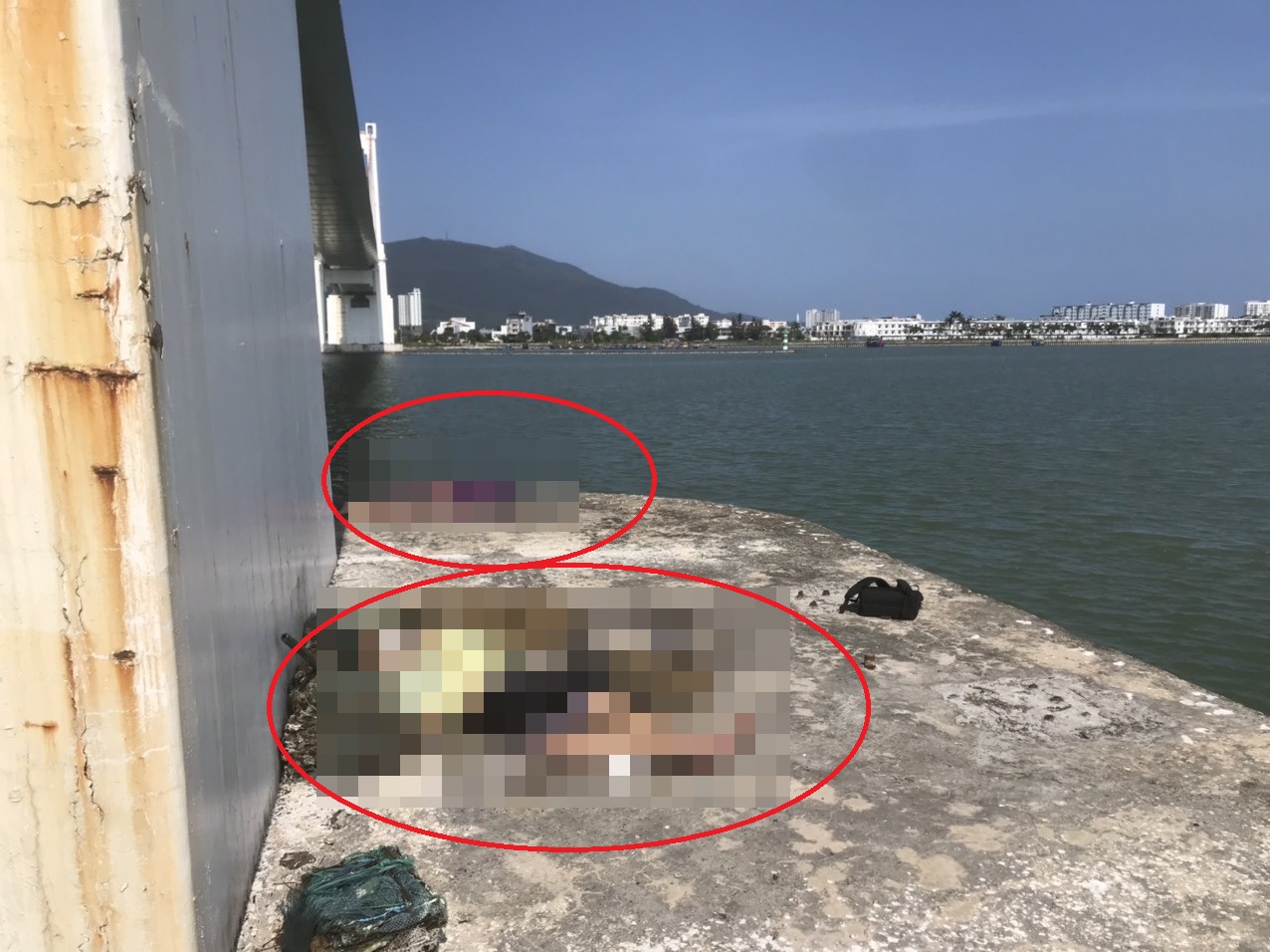 Found 2 bodies including 1 young man and 1 woman under the abutment of Thuan Phuoc bridge - Photo 2.