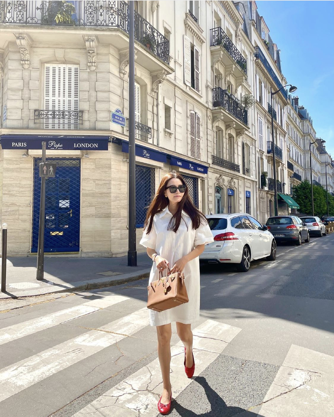 A Korean blogger living in Paris told her sister: If you want to dress like a French girl, just pick these 3 colors when shopping - Photo 14.