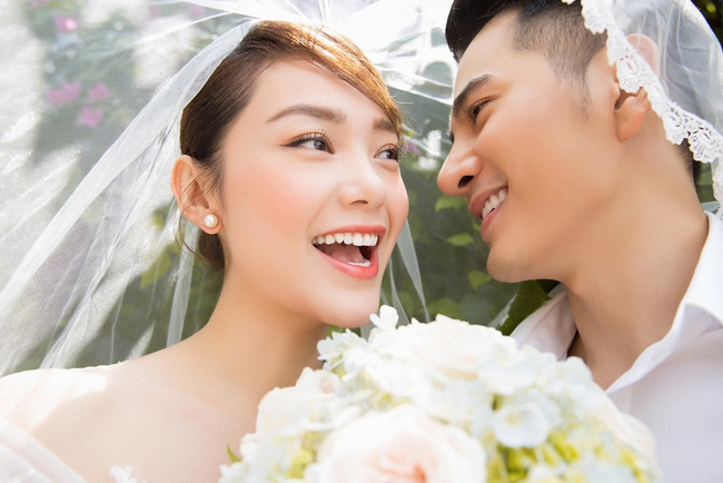 Minh Hằng từng 5 lần diện váy cưới trước khi say yes với bạn trai đại gia, lần nào cũng đẹp đến nao lòng - Ảnh 3.