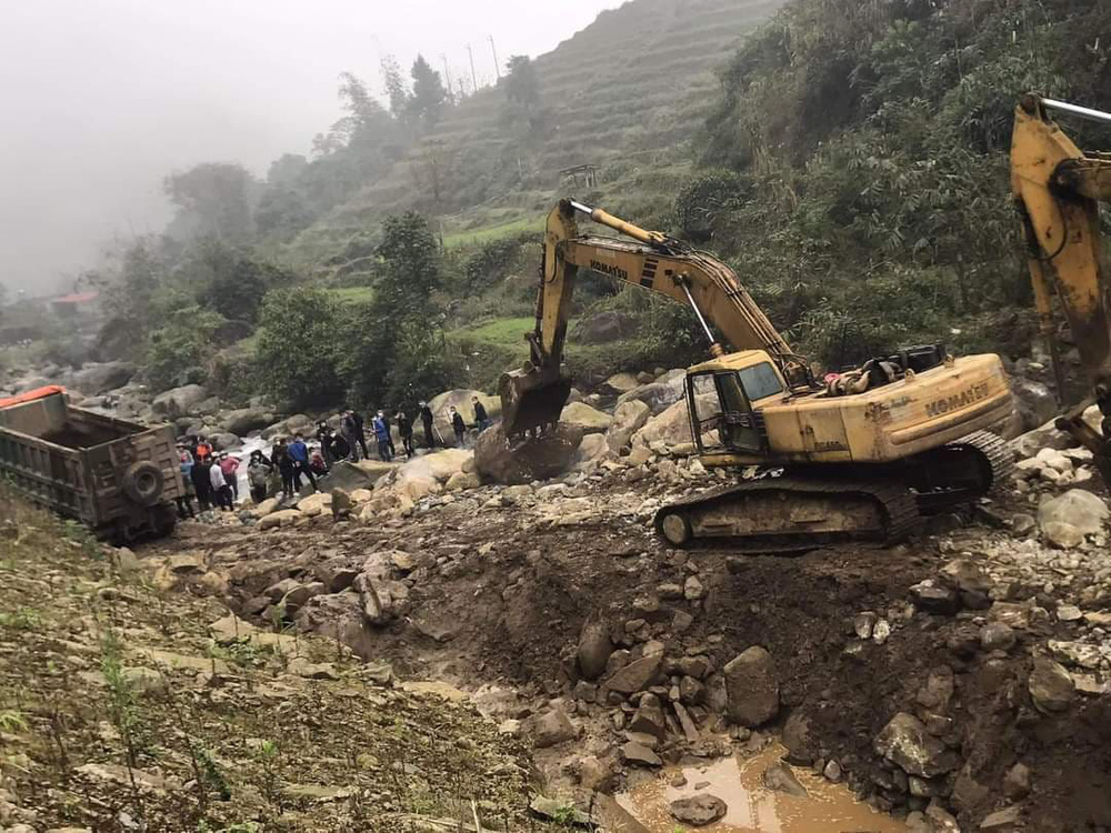 Clashes between people and construction workers of the May Ho hydropower project left 8 people injured - Photo 1.