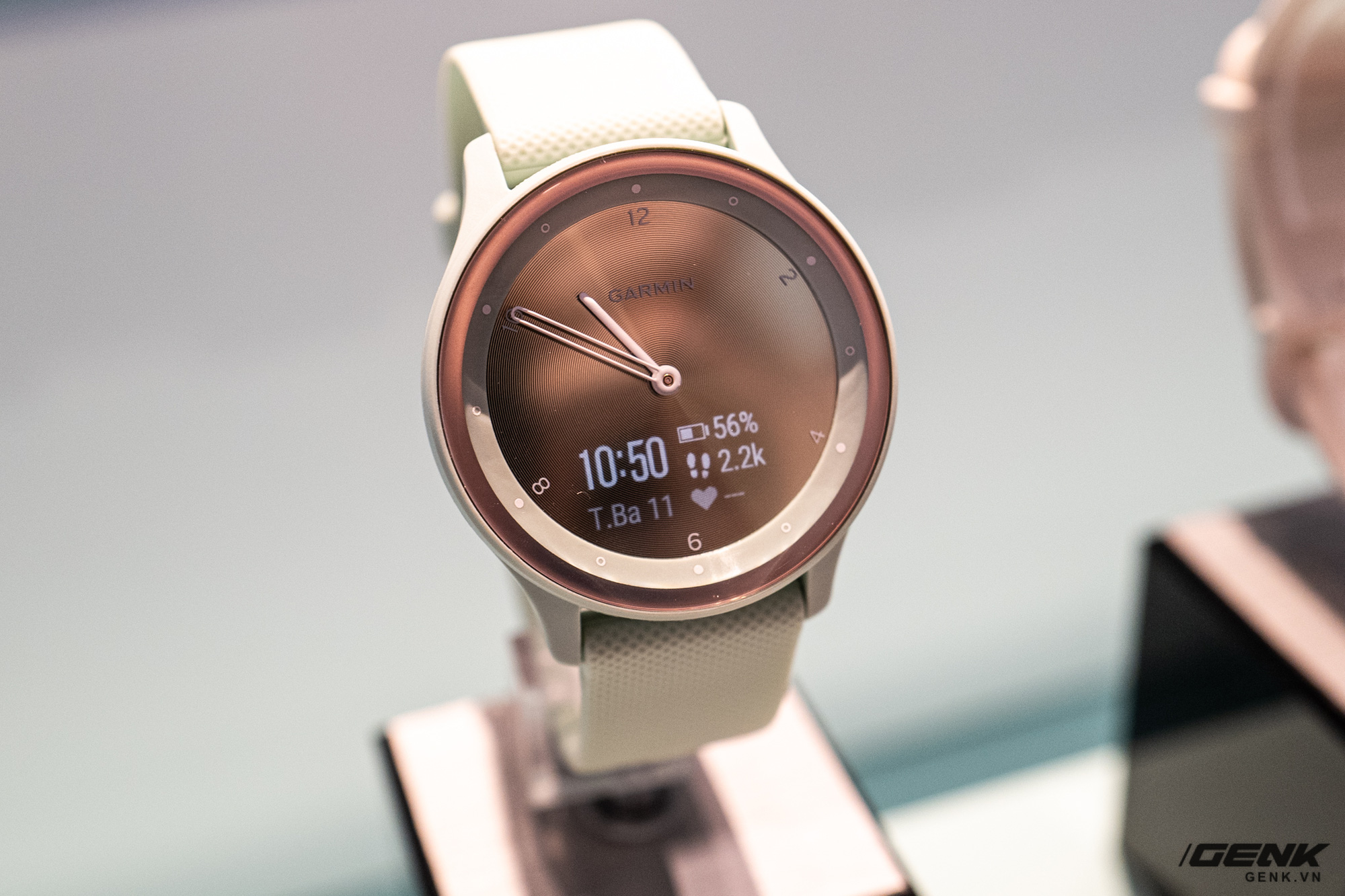 Garmin launched the watch Hybrid vivomove Sport: classic analog combined with modern touch, priced from 4.5 million VND - Photo 14.