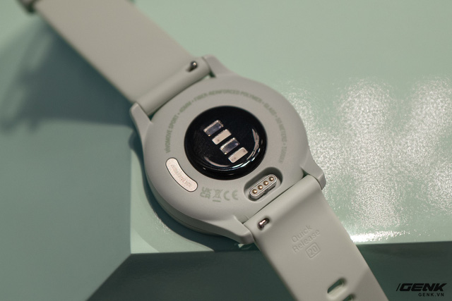 Garmin launches Hybrid vivomove Sport watch: classic analog combined with modern touch, priced from 4.5 million VND - Photo 8.