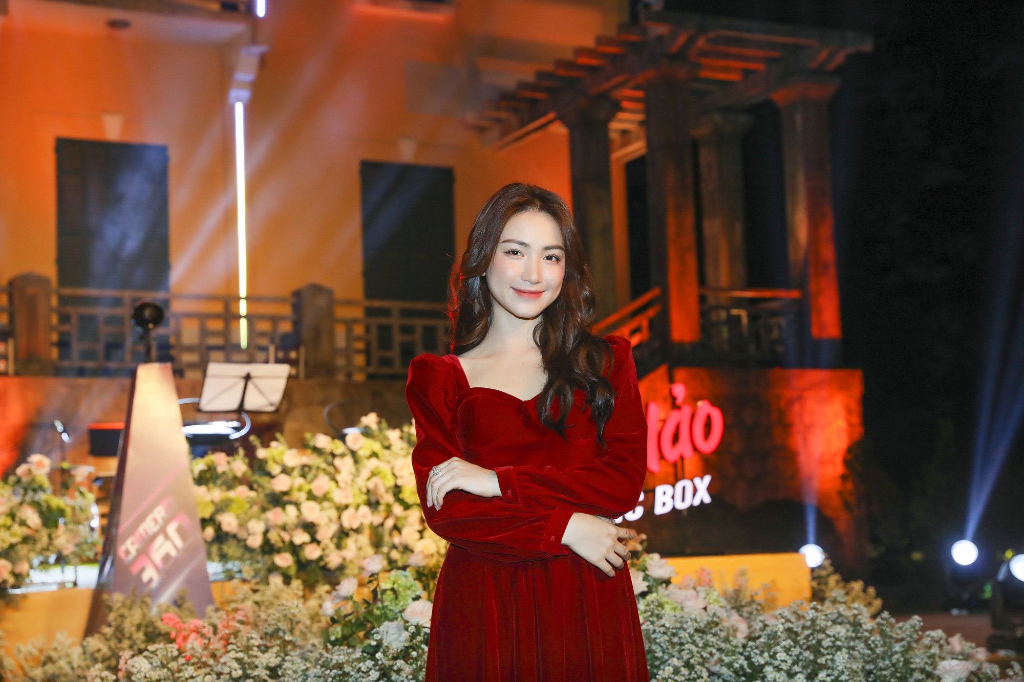 “Music Box” - Âm nhạc đi xa nối yêu thương lại gần