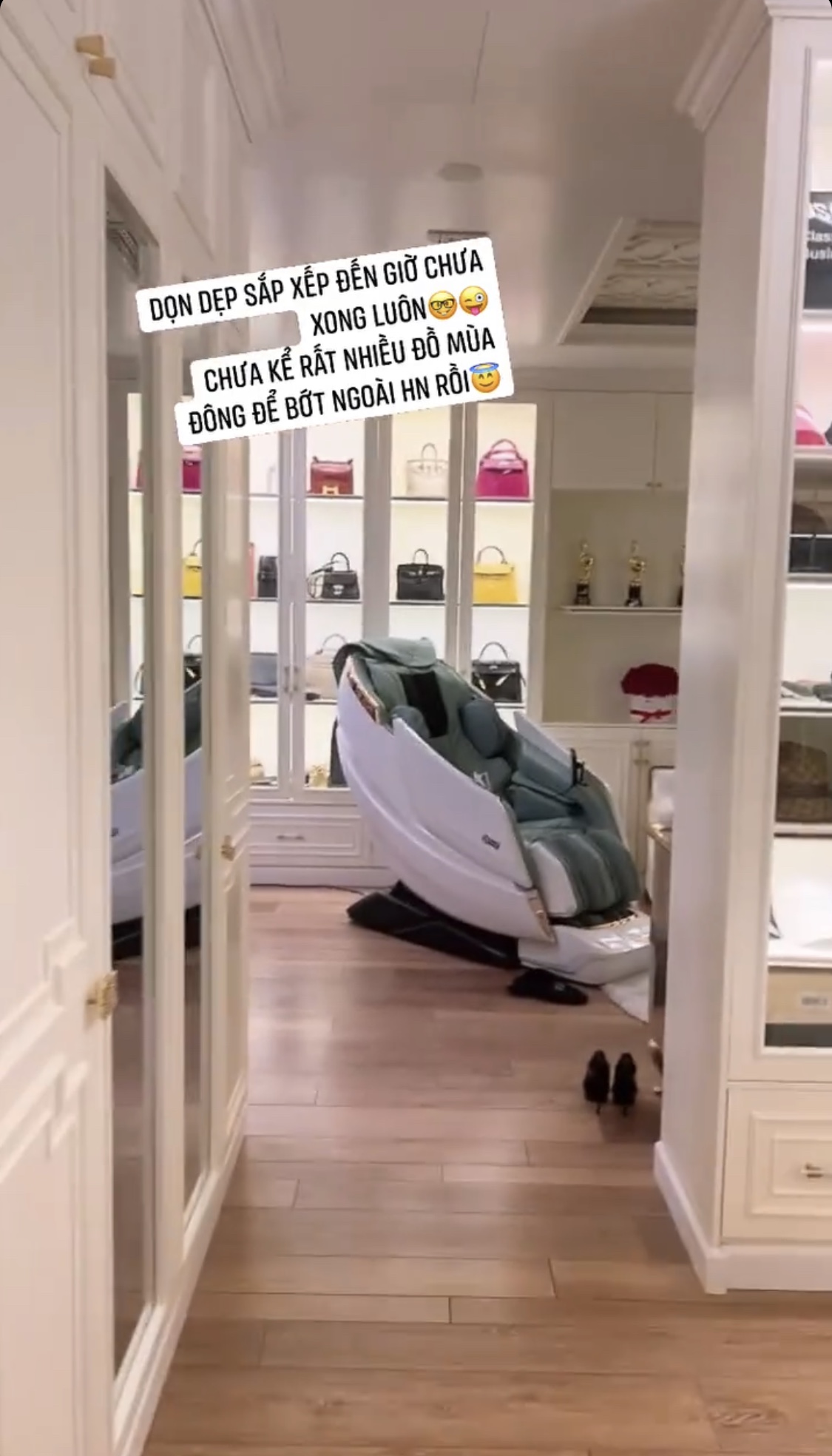 Dai Le Quyen spent too much money: bought a massage spaceship of nearly 300 million to relax in the dressing room - Photo 1. Dai Le Quyen spent too much money: bought a massage spaceship of nearly 300 million to relax in the dressing room - Photo 1.