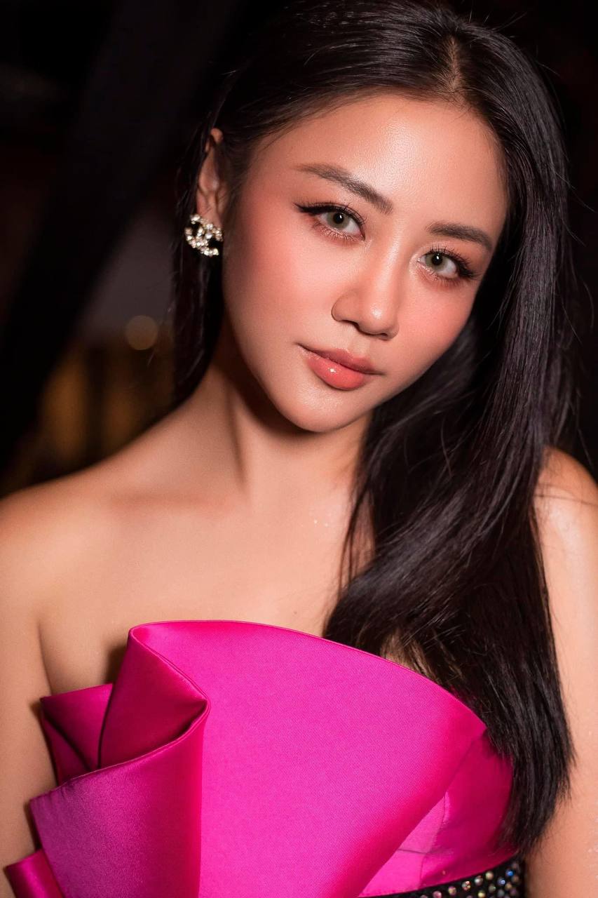 Cát-xê của ca sĩ Việt: Từ ăn 5 bát phở đến ăn phở 20 năm không hết, có người chỉ nhận được 1 gói bim bim và 2 chiếc kẹo mút ở show đầu tiên - Ảnh 2. Cát-xê của ca sĩ Việt: Từ ăn 5 bát phở đến ăn phở 20 năm không hết, có người chỉ nhận được 1 gói bim bim và 2 chiếc kẹo mút ở show đầu tiên - Ảnh 2.