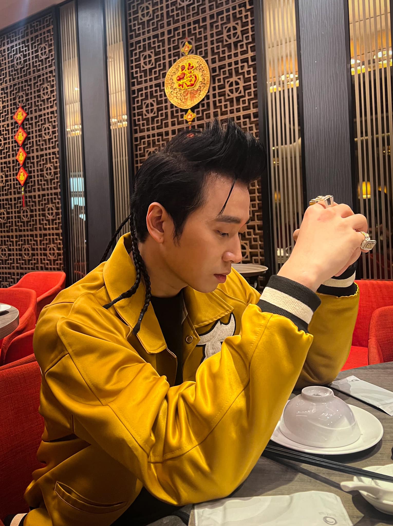 Karik admitted to having bipolar disorder for the past 12 years, asserting: If you hurt me, I have the right to do the same - Photo 2. Karik admitted to having bipolar disorder for the past 12 years, asserting: If you hurt me, I have the right to do the same - Photo 2.