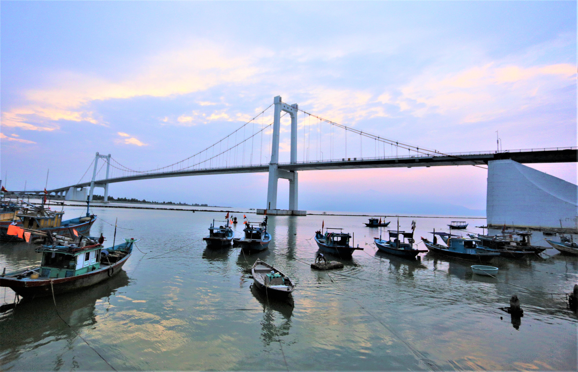 Decipher the reason why the most beautiful bridge in Da Nang bears the unjust death of the god of death - Photo 7.