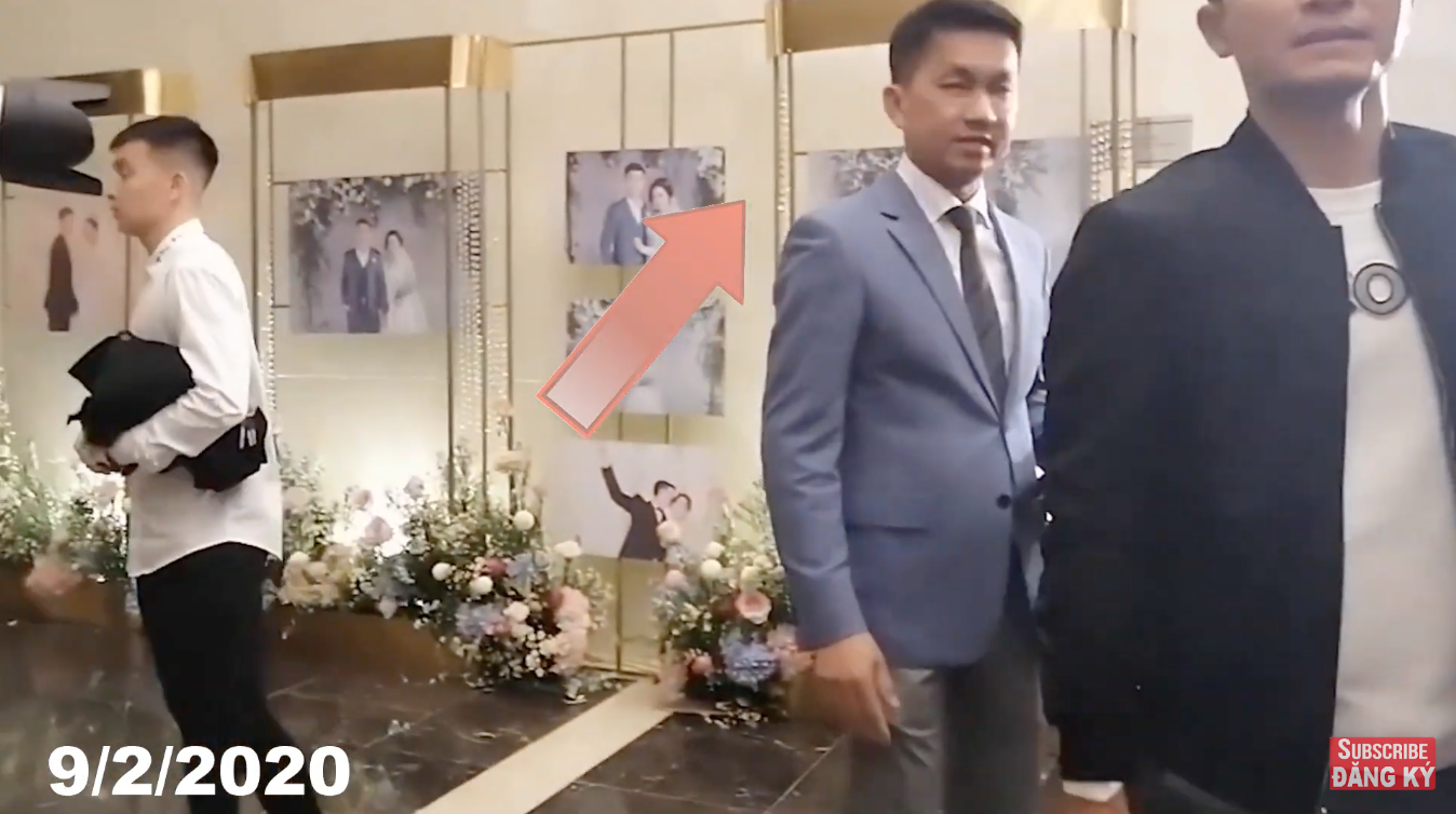 It turned out that the giant Ho Nhan publicly matched Hien Ho at Duy Manh's wedding 2 years ago, the female singer also prevented the team from crossing the street from doing this!  - Photo 2.