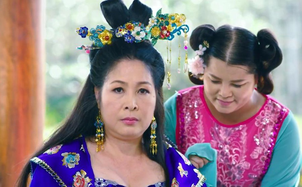 Đây đích thị là phim cổ trang Việt phèn nhất lịch sử: Váy áo hở hang, phụ kiện toàn đồ giả, nội dung thì thôi quên đi - Ảnh 3.