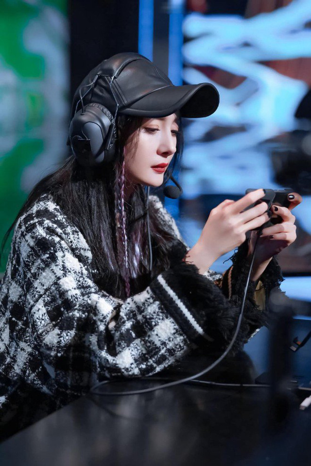 Không riêng gì Hiền Hồ, nhiều sao nữ nổi tiếng ngành giải trí cũng là dân “ghiền” game chính hiệu! - Ảnh 7.