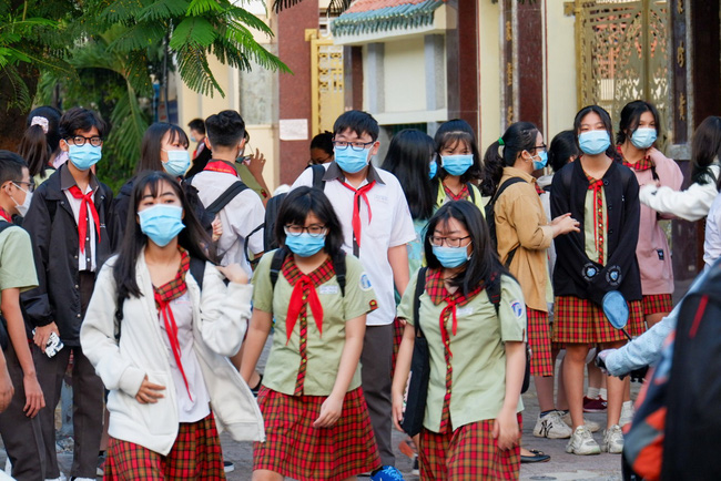 TP Hồ Chí Minh cân nhắc cho học sinh là F1 đi học trực tiếp - Ảnh 1. TP Hồ Chí Minh cân nhắc cho học sinh là F1 đi học trực tiếp - Ảnh 1.