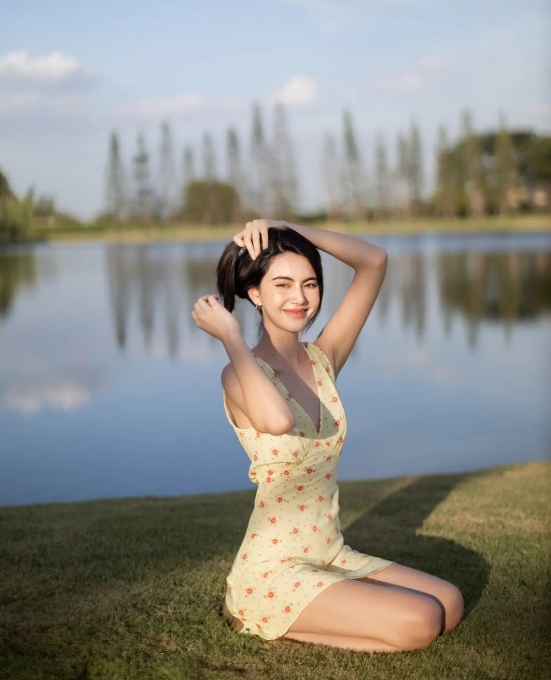 Bắt chước loạt váy áo mlem của ma nữ đẹp nhất Thái Lan Mai Davika, hè này lên đồ cứ phải gọi là xinh ngất người - Ảnh 1.