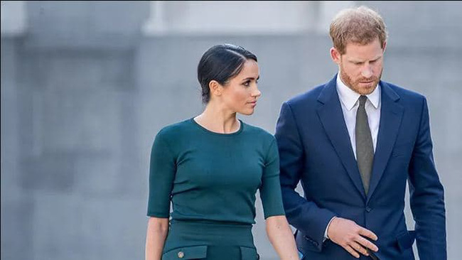 Khoảnh khắc đặc biệt của vợ chồng Công nương Kate trong chuyến công du cho thấy nhà Meghan đã hoàn toàn thua cuộc - Ảnh 3.