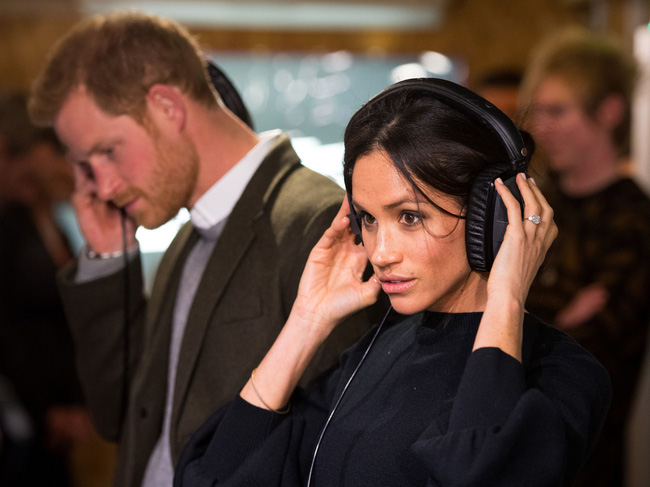 Công nương Kate đang có chuyến công du bão táp, Meghan chớp thời cơ ra tuyên bố mới chiếm trọn spotlight với ẩn ý sâu cay - Ảnh 1.