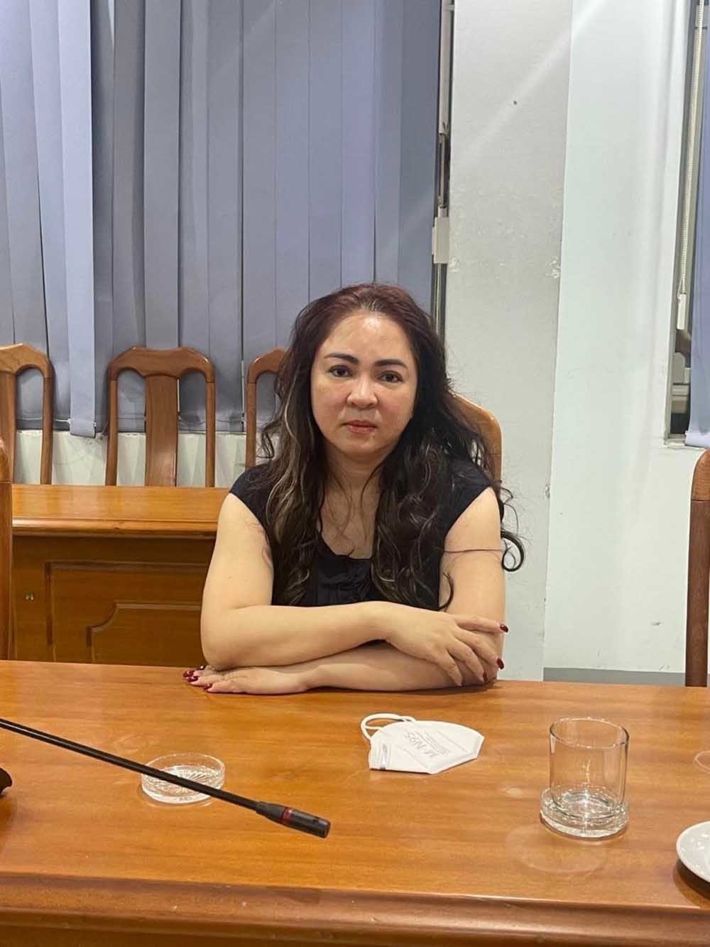 Ho Chi Minh City police confirmed that Ms. Nguyen Phuong Hang is being held in custody and has cooperated - Photo 1.