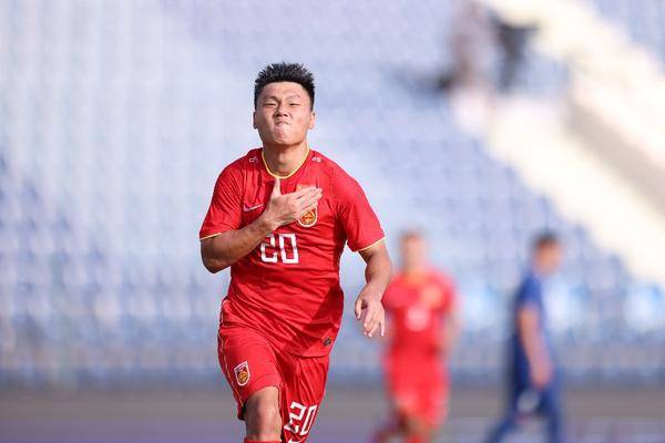 U23 Thái Lan thảm bại, để U23 Trung Quốc dội mưa bàn thắng bởi loạt sai lầm tai hại - Ảnh 1.