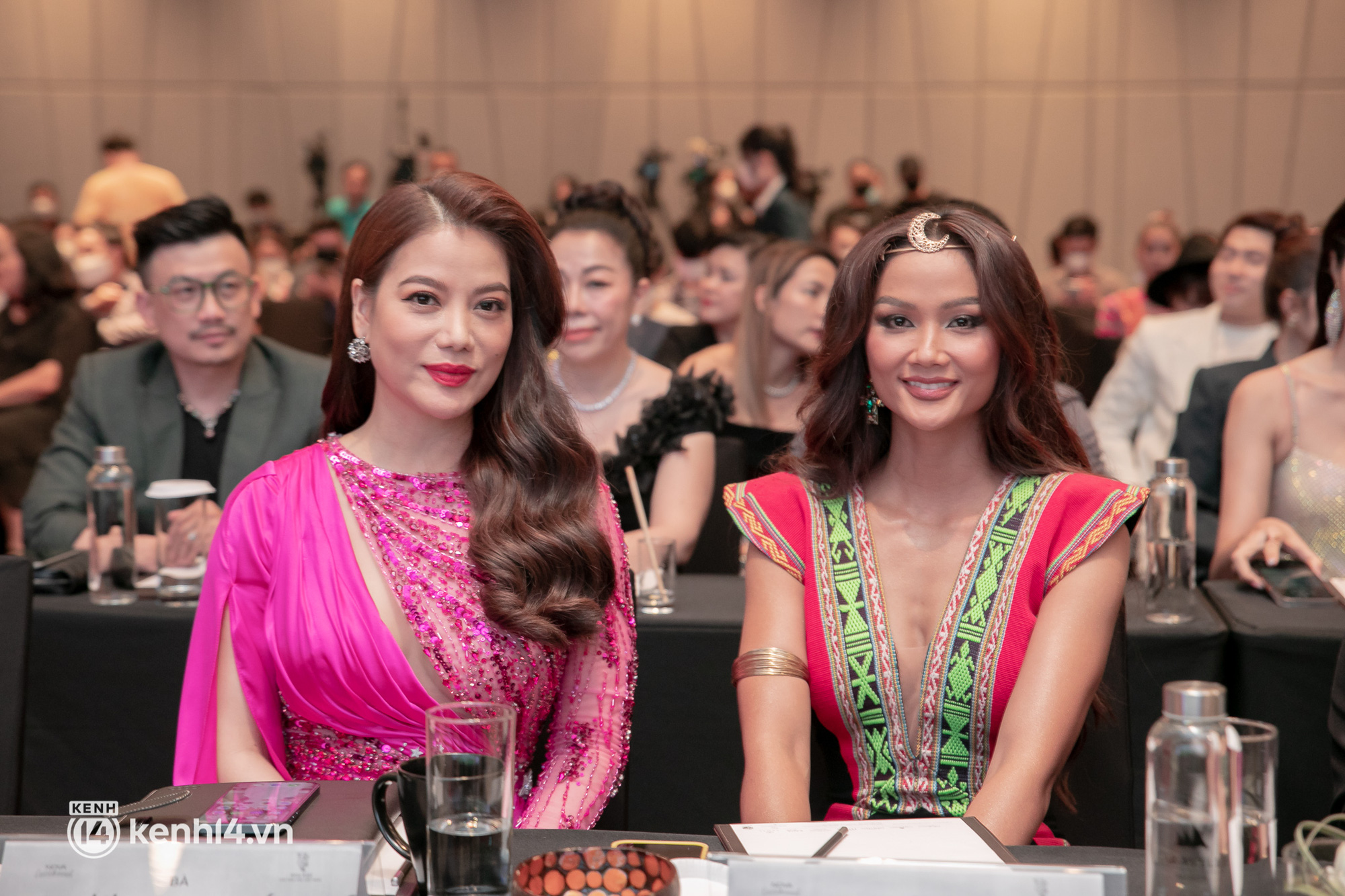 Cuộc thi nhan sắc tái khởi động sau 9 năm: Tân Miss Earth 2021 xuất hiện siêu ấn tượng, H’Hen Niê bật khóc vì điều gì? - Ảnh 10.