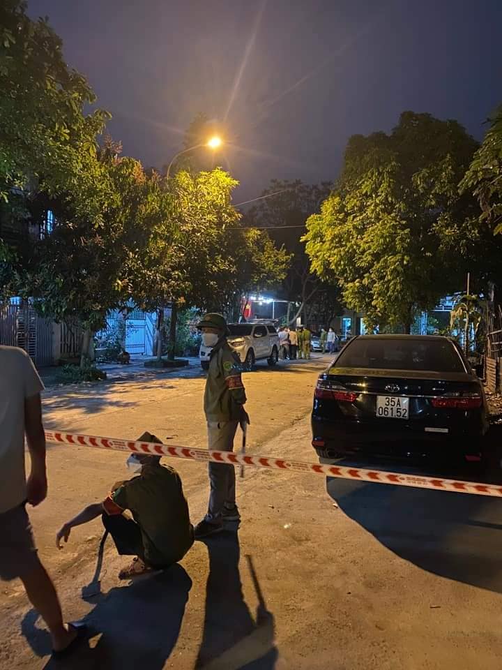 The murder and dismemberment of the mistress in Ninh Binh: The suspect was discovered by his biological father, locked the door and reported to the police - Photo 1.