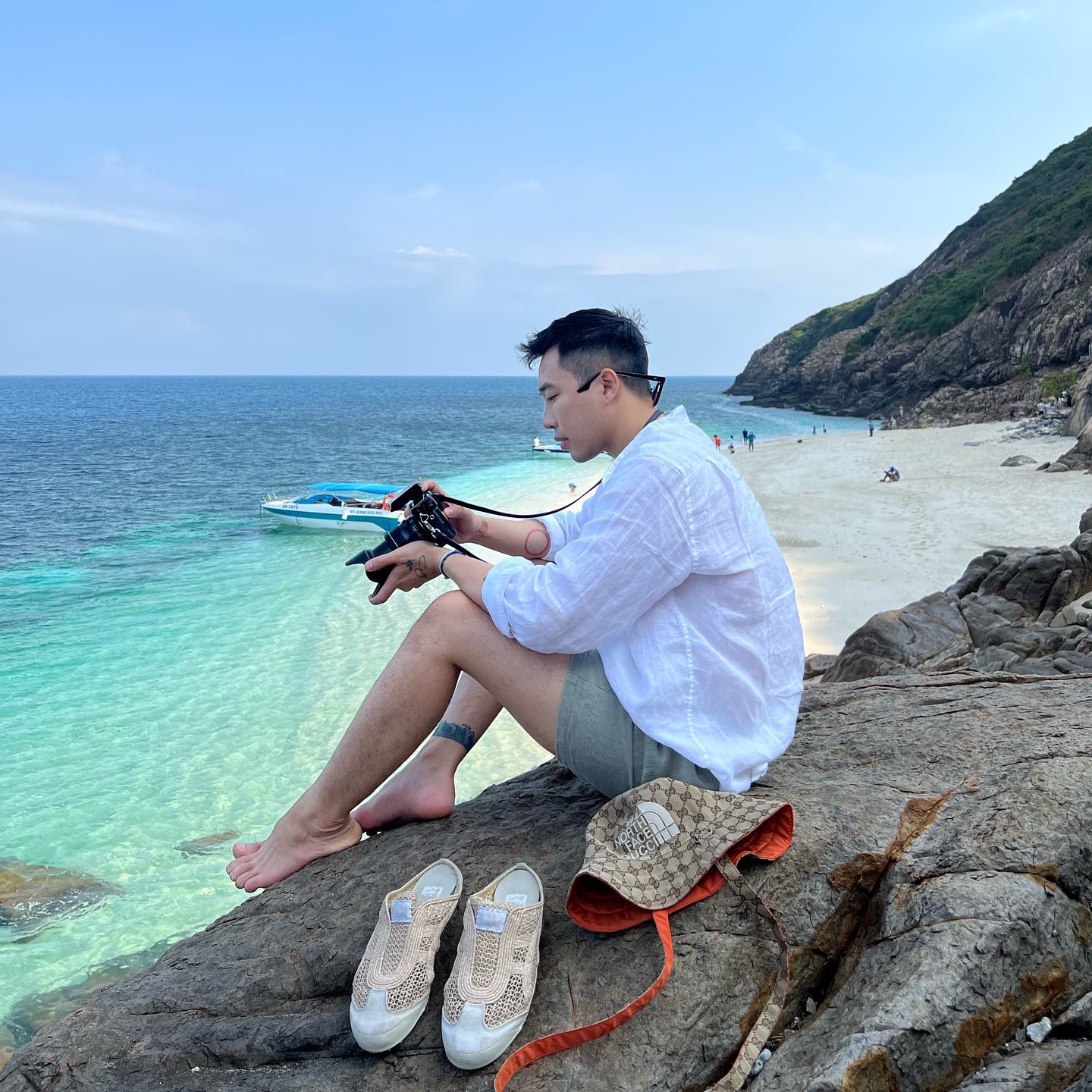 Cẩm nang chinh phục Côn Đảo - vùng biển hoang sơ bậc nhất Việt Nam: Nước xanh trong như Maldives, chỗ check-in nhiều vô số kể - Ảnh 3.