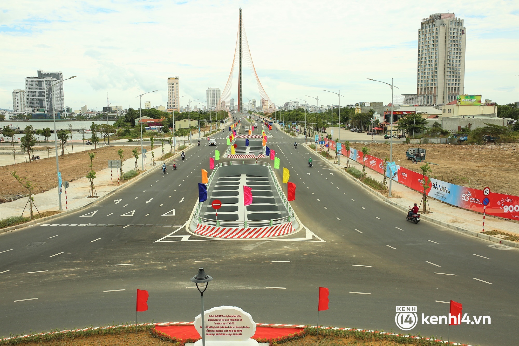 Da Nang inaugurated a 3-storey intersection with more than 720 billion VND with a very unique open-air tunnel - Photo 4.