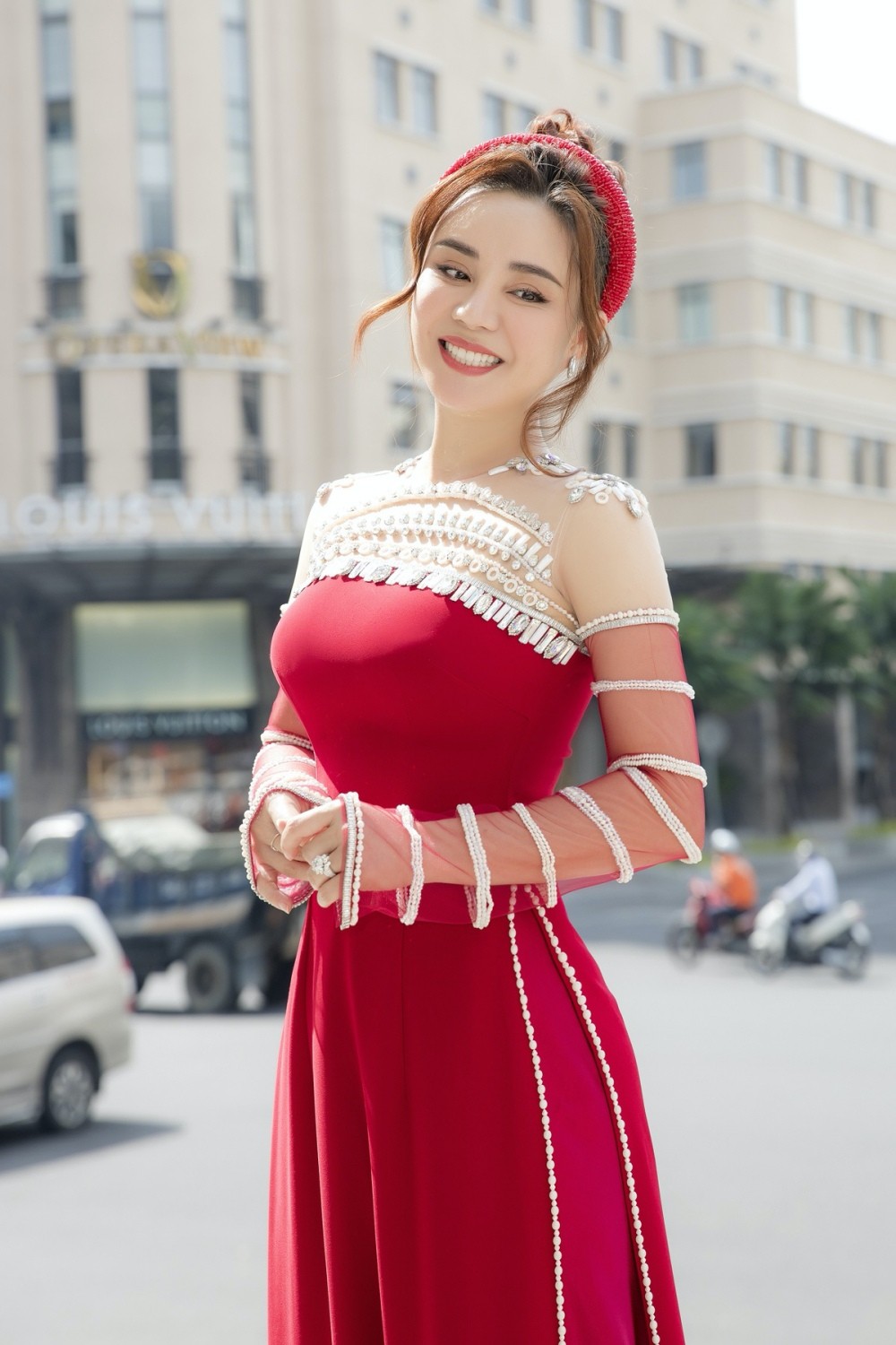 Hot interview Vy Oanh about drama with Mrs. Phuong Hang: Having done all the things that need to be done, more people will be responsible - Photo 2.
