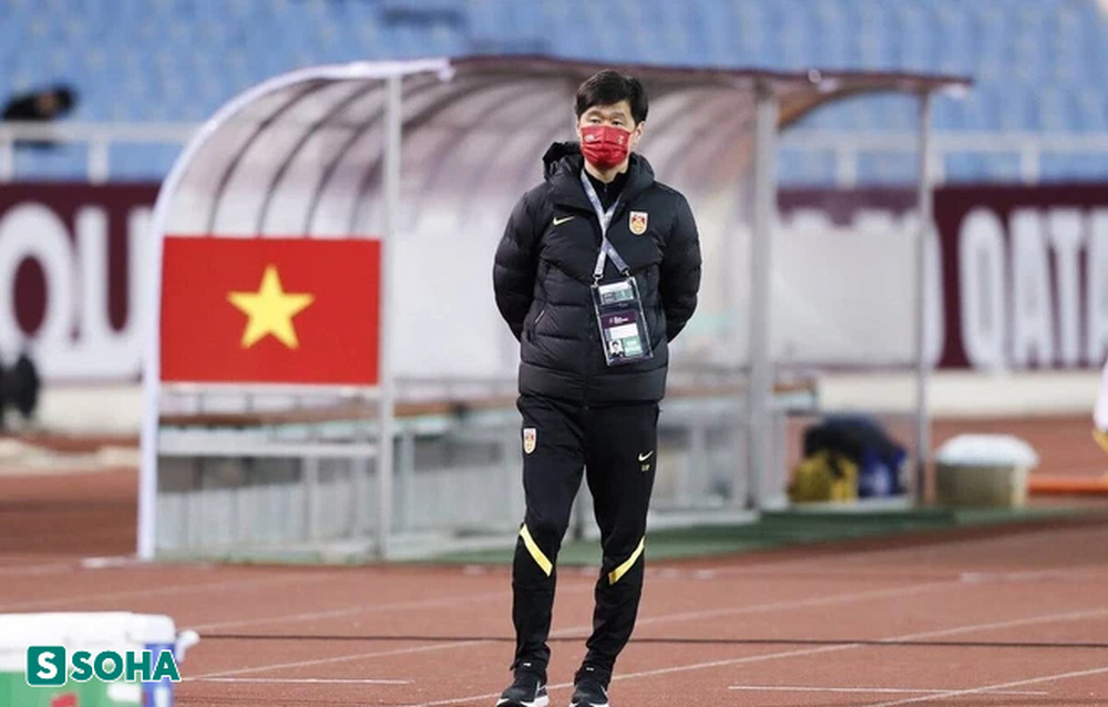 Asked why China couldn't attend the World Cup, the coach used 4 words to reply and was praised sobbing - Photo 2.