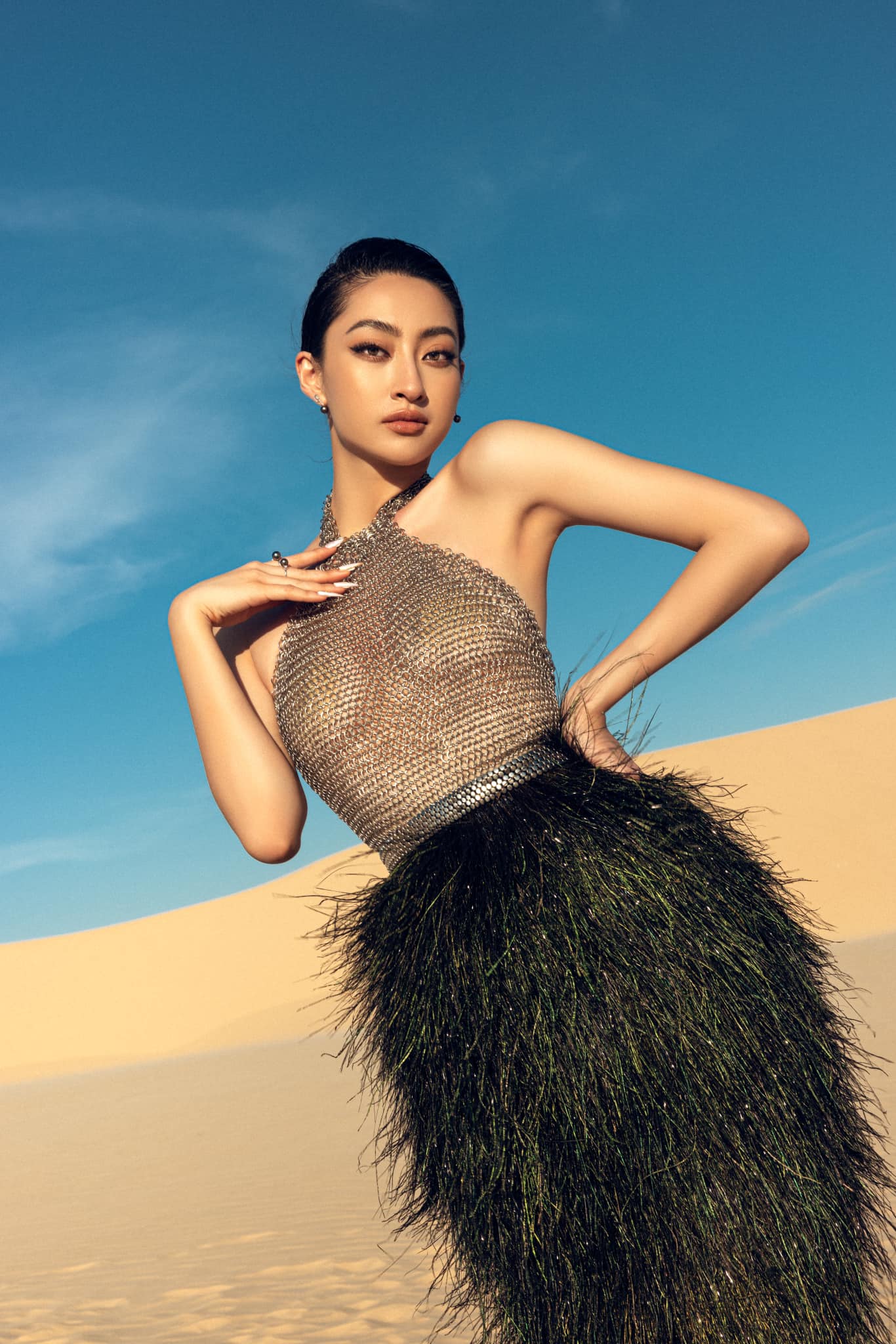 Luong Thuy Linh released a series of photos of penetrating clothes: Body and visual are both stable, the boldness makes netizens gasp - Photo 5.