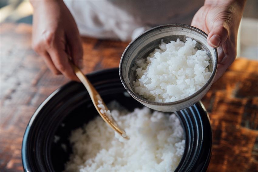 Kiểu ăn cơm gây bệnh ung thư cực nhanh, 90% người Việt đang phạm phải sai lầm mà không biết - Ảnh 1.