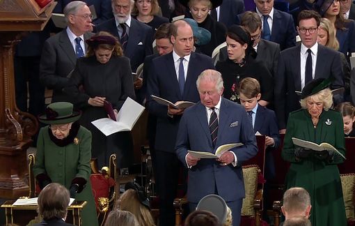 The most emotional moment: The Queen of England shed tears in memory of her partner of 74 years, many people also burst into tears - Photo 3.