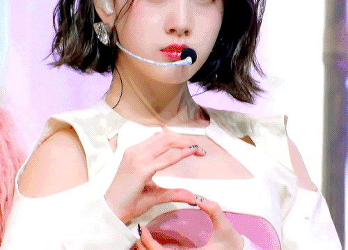 Nữ idol Gen 4 đứng cạnh Jang Wonyoung m&agrave; kh&ocirc;ng hề l&eacute;p vế, c&ograve;n được khen xinh như b&uacute;p b&ecirc; Barbie? - Ảnh 4.