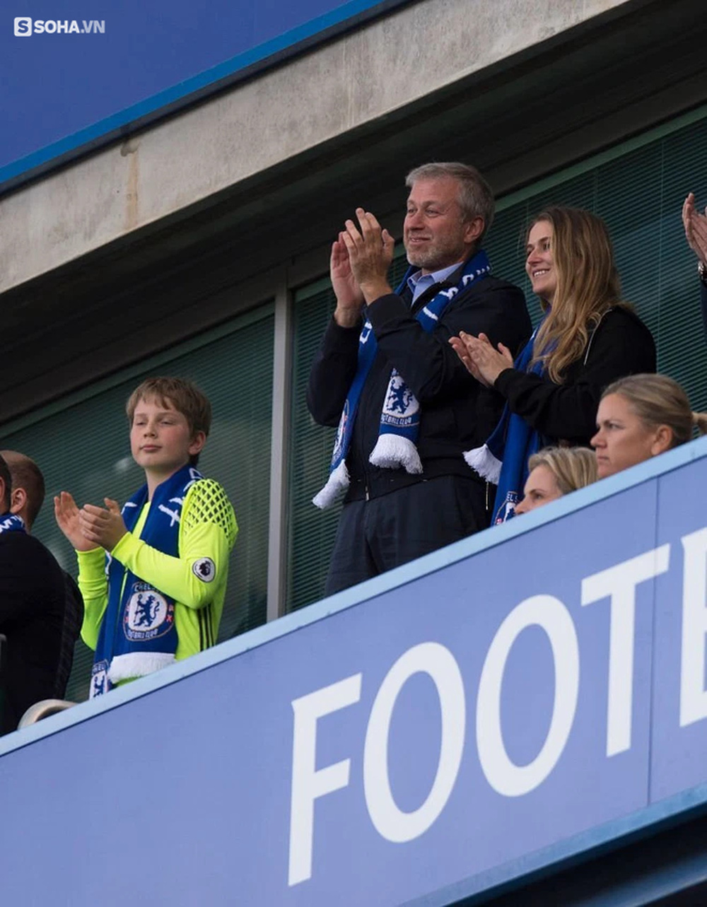 Bán Chelsea, Roman Abramovich là thiên thần hay ác quỷ? - Ảnh 1. Bán Chelsea, Roman Abramovich là thiên thần hay ác quỷ? - Ảnh 1.