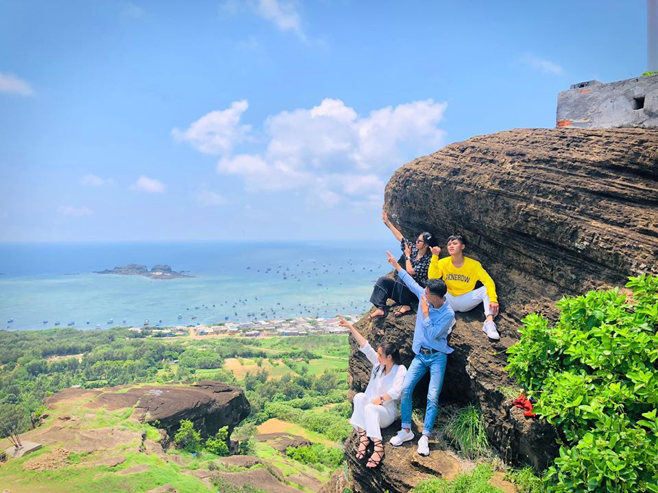 Hè này mà không đi Phú Quý thì hối tiếc ráng chịu: Cẩm nang du lịch hòn đảo xinh đẹp nhất Bình Thuận đang nằm sẵn đây chờ bạn! - Ảnh 26.