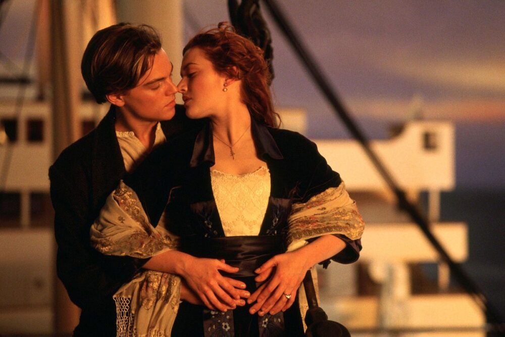 4 cặp đôi bị Hollywood “tô hồng” quá đà: Titanic cổ xúy chuyện ngoại tình, tệ nhất là mối tình “hừng hực” trong 50 Sắc Thái - Ảnh 1.