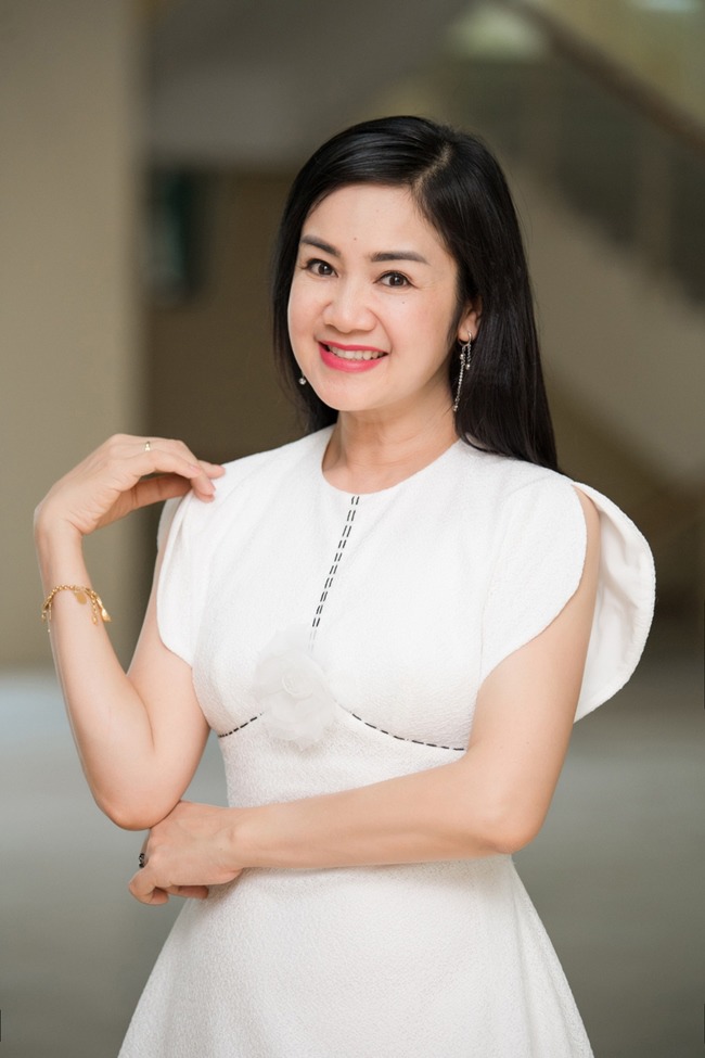 Đại mỹ nhân phim Việt khiến chim sa, cá lặn, triệu người ngẩn ngơ giờ ra sao? - Ảnh 11.