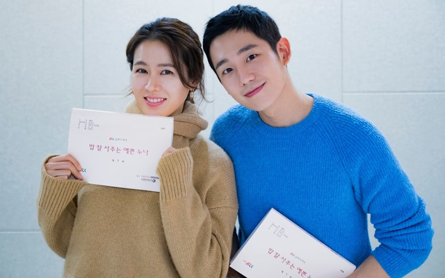 Bạn diễn nam duy nhất m&agrave; Son Ye Jin mời tới đ&aacute;m cưới: Từng lăn giường cuồng nhiệt với chị đẹp, d&iacute;nh lu&ocirc;n cả tin đồn hẹn h&ograve; - Ảnh 1.