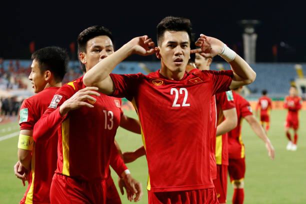 Báo Trung Quốc đưa ra thống kê xấu hổ về 5 cầu thủ nhập tịch, ghi bàn kém cả Tiến Linh - Ảnh 2.