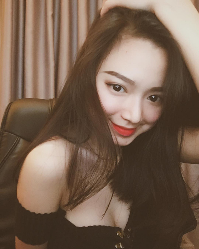 Cân nặng chưa quá 40kg, nữ streamer sexy một thời chính thức “comeback” làng game trong lo lắng - Ảnh 2.