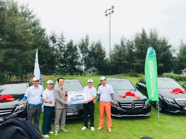 Tân chủ tịch FLC hóa ra cũng là một người nghiện Golf, thường check-in trên sân và có cả sân Golf mini ở ban công tại nhà - Ảnh 5.