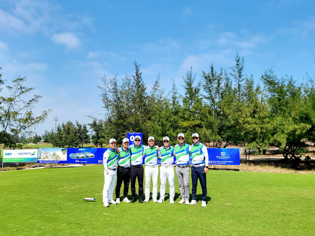 Tân chủ tịch FLC hóa ra cũng là một người nghiện Golf, thường check-in trên sân và có cả sân Golf mini ở ban công tại nhà - Ảnh 10.