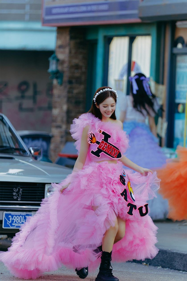 Idol nữ hot nhất Kpop hiện nay: Visual đẹp tự nhi&ecirc;n, đỗ tuyển chọn Big 3, vừa debut đ&atilde; lấn lướt loạt idol Gen 4 h&agrave;ng khủng - Ảnh 11.