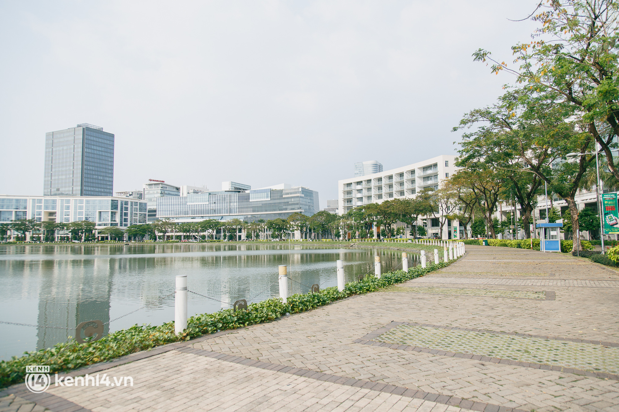 Tổ hợp sống ảo chỉ tốn tiền giữ xe ở Sài Gòn cho ngày 8/3: Có nơi còn là điểm hẹn hò bí mật của Sơn Tùng và Hải Tú! - Ảnh 12.